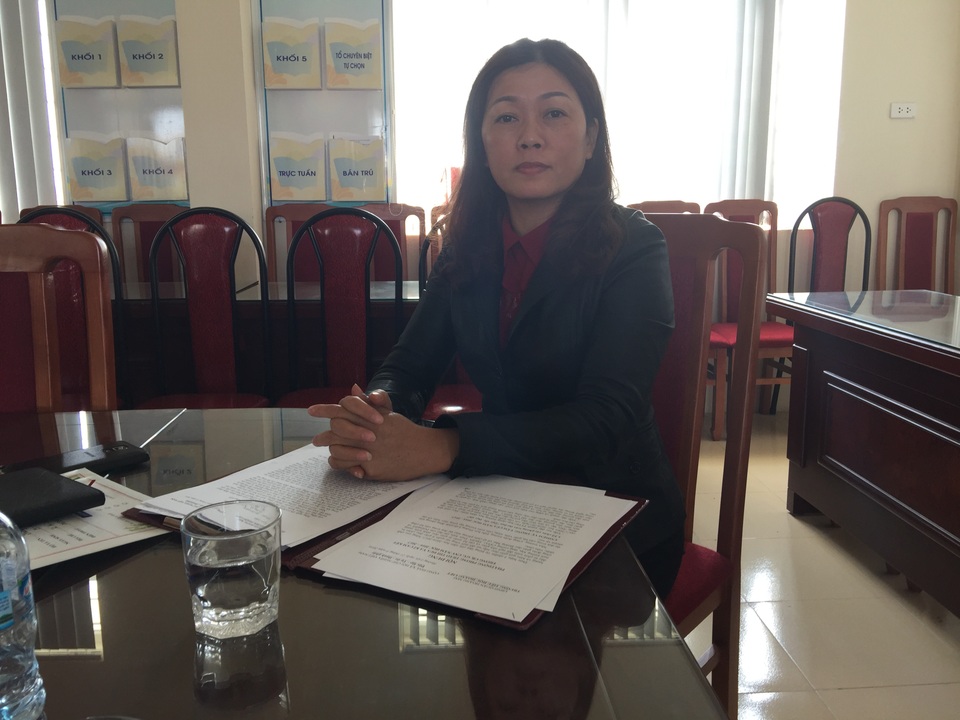 Hiệu trưởng nhà trường trong buổi làm việc với phóng viên