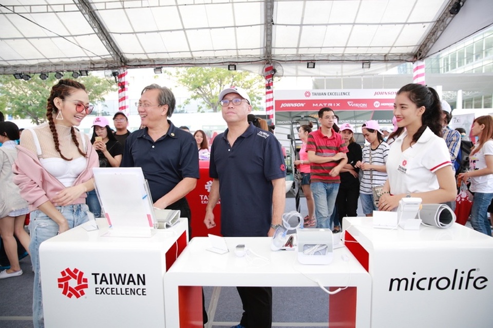 Những trợ thủ công nghệ đến từ Đài Loan cho các tín đồ thể thao tại HCMC RUN 2017 - 5