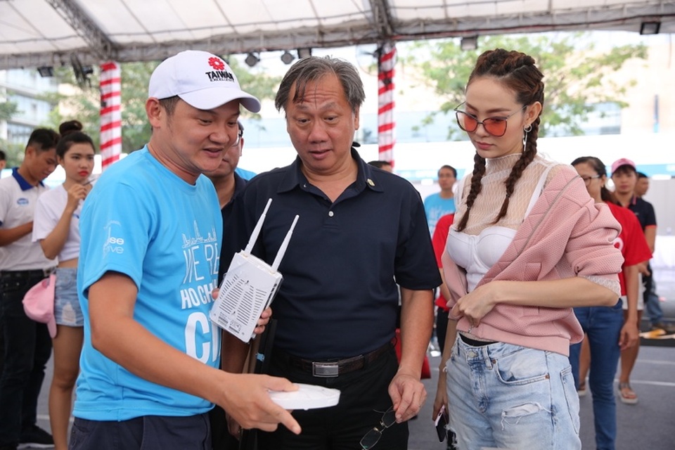 Những trợ thủ công nghệ đến từ Đài Loan cho các tín đồ thể thao tại HCMC RUN 2017 - 6