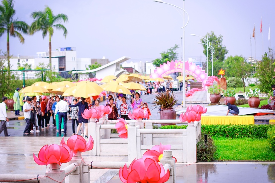 Đại lễ Vu Lan báo hiếu tại Công viên nghĩa trang Sài Gòn Thiên Phúc vào ngày 26.08 được tổ chức rất quy mô và trang trọng. Đây là năm thứ 2 liên tiếp Sài Gòn Thiên Phúc tổ chức chương trình ý nghĩa này.