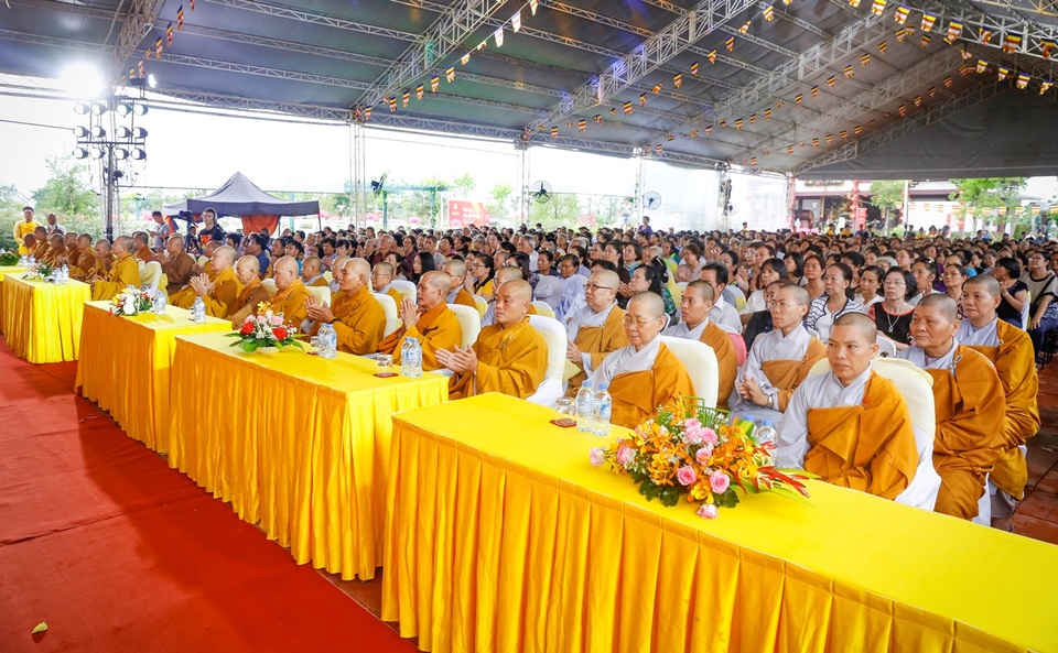 Ngoài sự hiện diện của các Chư Tôn Đức, Tăng Ni đến từ các chùa tại TP.HCM và Long An…