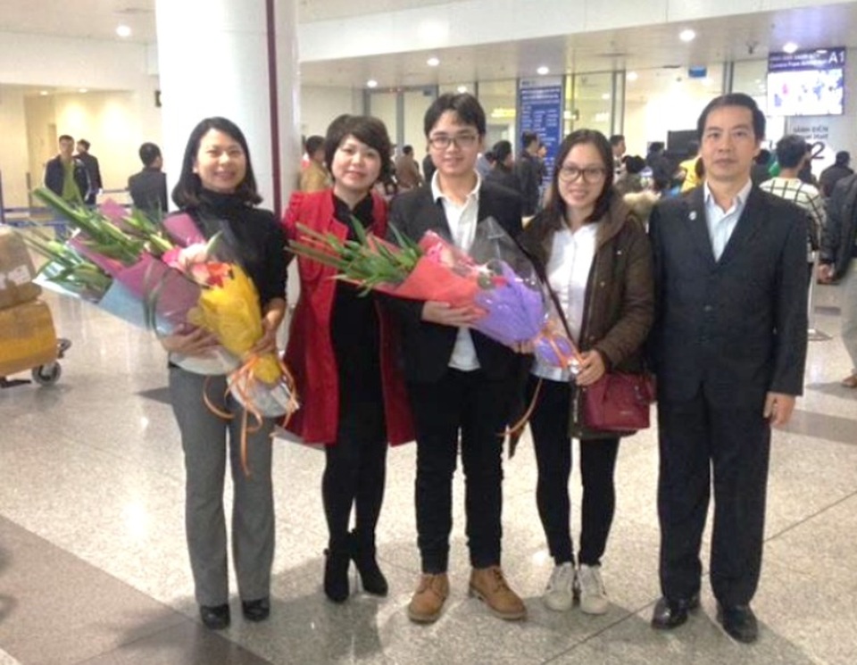 Học sinh Hà Nội đoạt HCB Olympic Tiếng Nga - 2 Chúc mừng thành tích của học sinh trường THPT chuyên Nguyễn Huệ (Hà Nội)