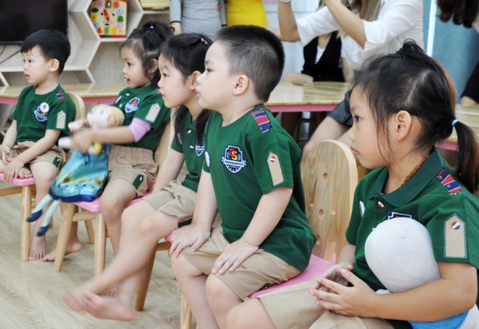 Dongsim Kindergarten - cùng trẻ mầm non khám phá thế giới diệu kì - 1 Trẻ nhỏ luôn tò mò với thế giới xung quanh