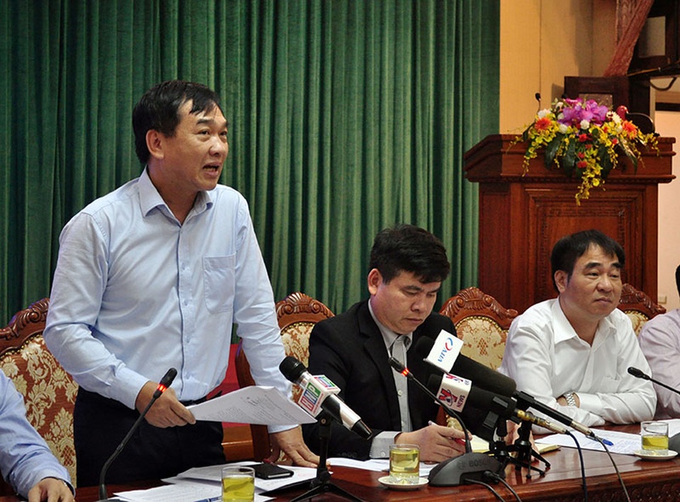 200 tấn cá chết ở Hồ Tây: "Không có độc tố trong các mẫu xét nghiệm" - 1 Ông Lê Văn Dục - Giám đốc Sở Xây dựng Hà Nội làm rõ tình hình ao hồ trên địa bàn Hà Nội