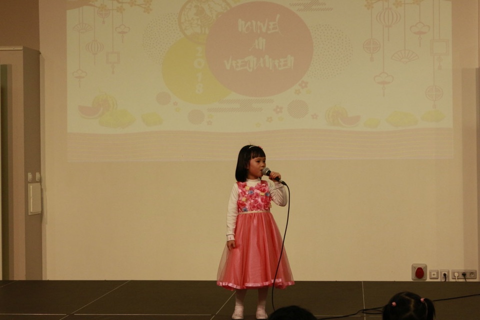 Lưu học sinh Nancy- Metz đón Xuân muộn trên đất Pháp - 7 Giọng ca nhí Hiền Anh.