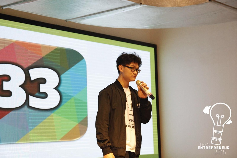Ý tưởng website tâm sự với người lạ vô địch “Teen Entrepreneur 2018” - 1 Đội Beelectro là đội đầu tiên thực hiện phần thi của mình. Thấu hiểu nỗi khổ của học sinh, sinh viên và những người đang sở hữu xe đạp điện khi đã từng phải ít nhất một lần dắt bộ do xe hết điện, đội đã mang đến ý tưởng những bốt xe đạp điện trên địa bàn Hà Nội. Với niềm tin và sự quyết tâm rất lớn với ý tưởng của mình, đội đã gây ấn tượng với ban giám khảo cũng như khán giả với sự sáng tạo và đầu tư trong hình thức thuyết trình, như so sánh ý tưởng của mình với một cốc trà sữa.
