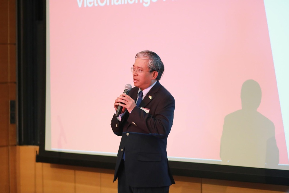 Quán quân Đường lên đỉnh Olympia 2005 chiến thắng cuộc thi khởi nghiệp VietChallenge - 1 Đại sứ Việt Nam tại Hoa Kỳ Phạm Quang Vinh đã có bài phát biểu khai mạc đêm chung kết, trong đó nhấn mạnh đến thành công lớn nhất của cuộc thi là khuyến khích tinh thần đoàn kết, làm việc nhóm của giới trẻ Việt nam.