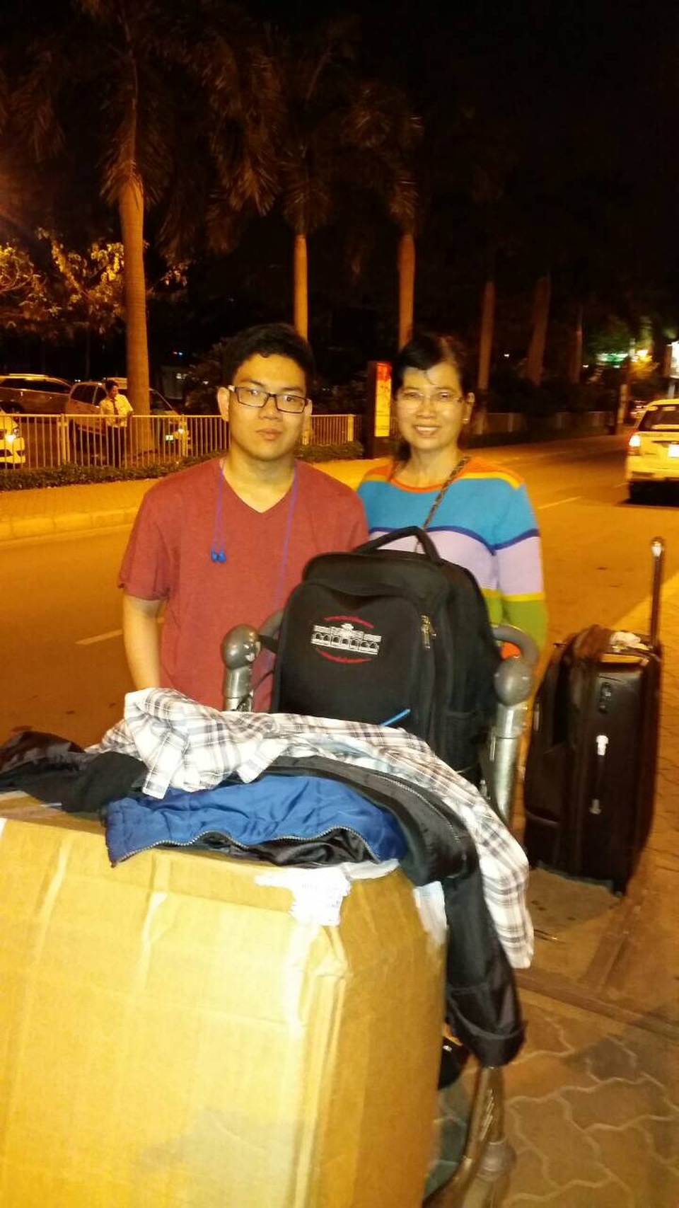 Đồng hành cùng con “thẳng tiến” vào Facebook - câu chuyện một người mẹ dám mơ ước - 2 Cô Kiều Mỹ - người mẹ và cũng là người bạn đồng hành trong từng bước đi của Ngọc Lân.