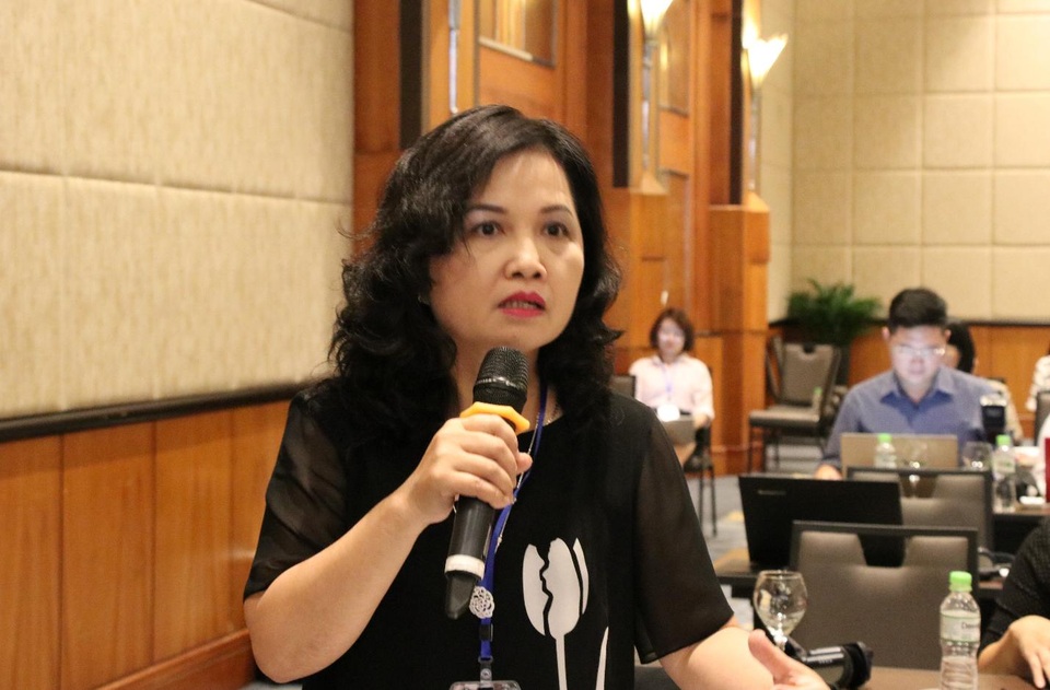 Học phí đại học tăng cao, sinh viên có ngần ngại? - 1 Bà Đặng Thị Thanh Huyền, đại diện Học viện Quản lí Giáo dục phát biểu ý kiến.