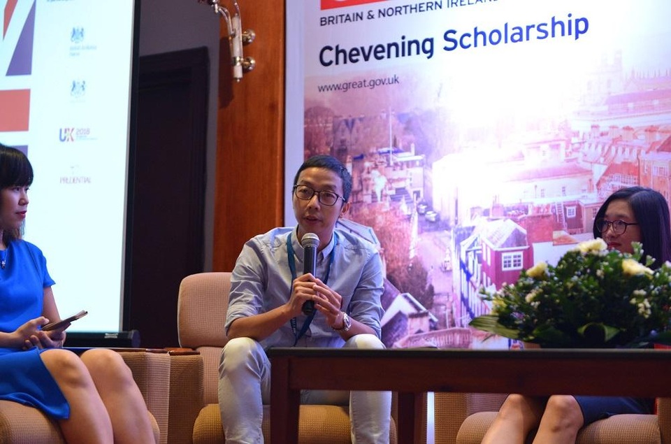 Cựu sinh viên học bổng Chevening chia sẻ kinh nghiệm du học bậc Thạc sĩ - 3 Anh Lê Tuấn Bình (cựu sinh viên chương trình học bổng Chevening – học bổng danh giá của Bộ Ngoại giao Anh tại đại học Glasgow) chia sẻ bí quyết giành học bổng.