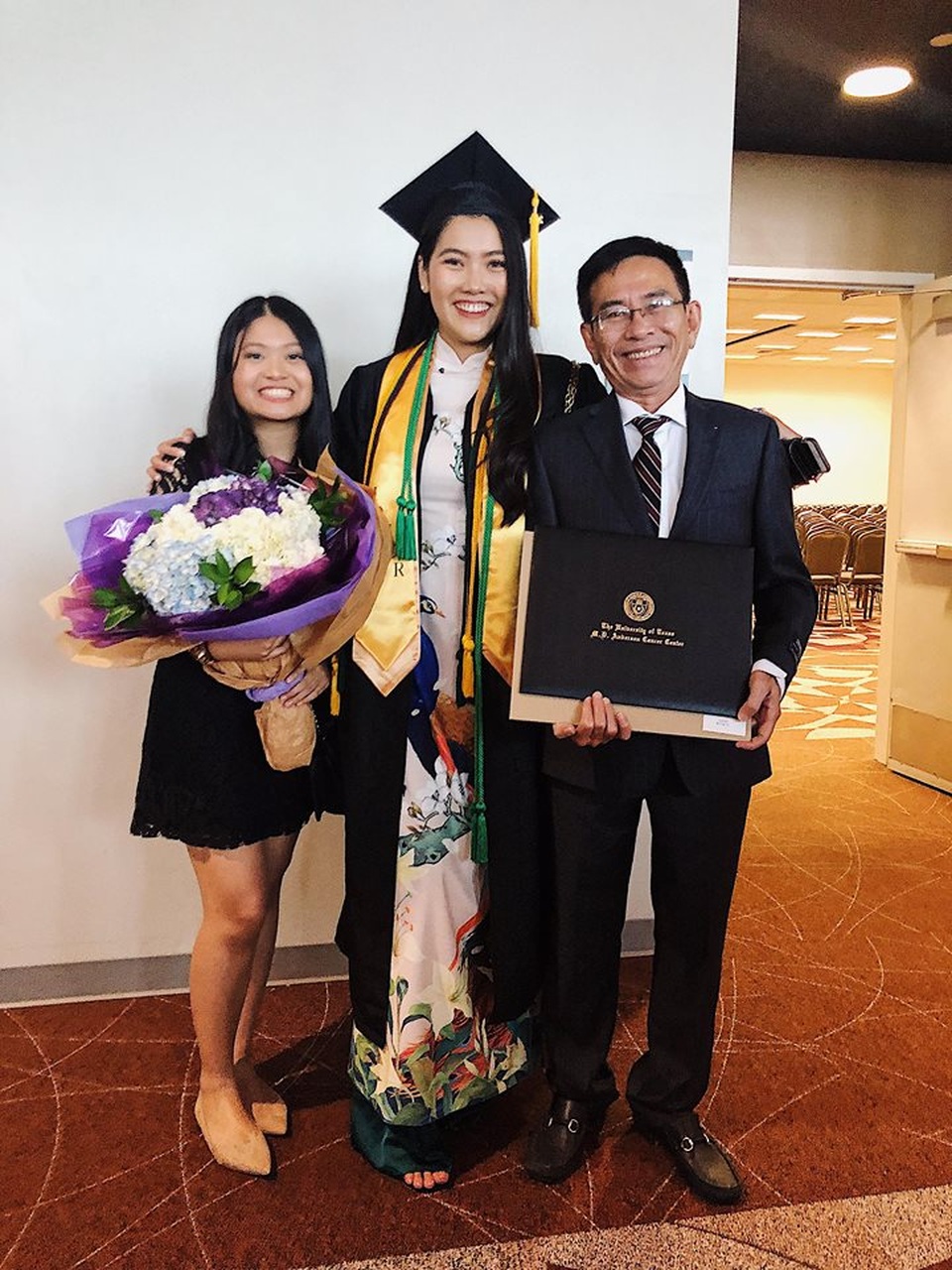 Tốt nghiệp xuất sắc, Hoa khôi DHS Việt được Viện ung thư hàng đầu thế giới giữ lại làm việc - 6 Em gái và bố luôn là niềm động lực lớn để Hoa khôi du học sinh Việt vững tin theo đuổi ước mơ ở đất khách.