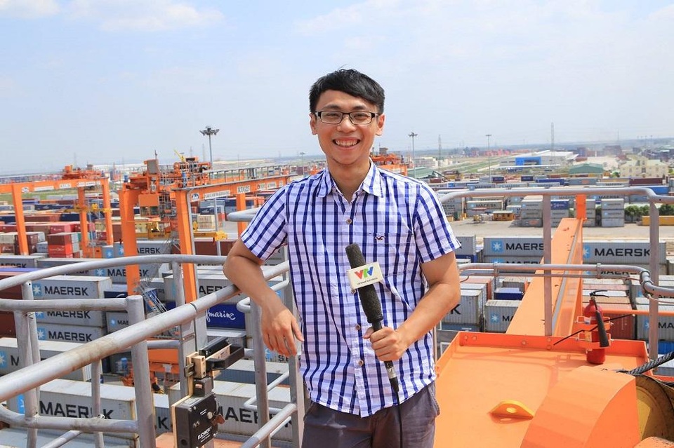 Thạc sĩ báo chí 9X tại Anh nói về sốc văn hóa - 3 Phan Thanh Tùng khi còn công tác tại Đài truyền hình Việt Nam.