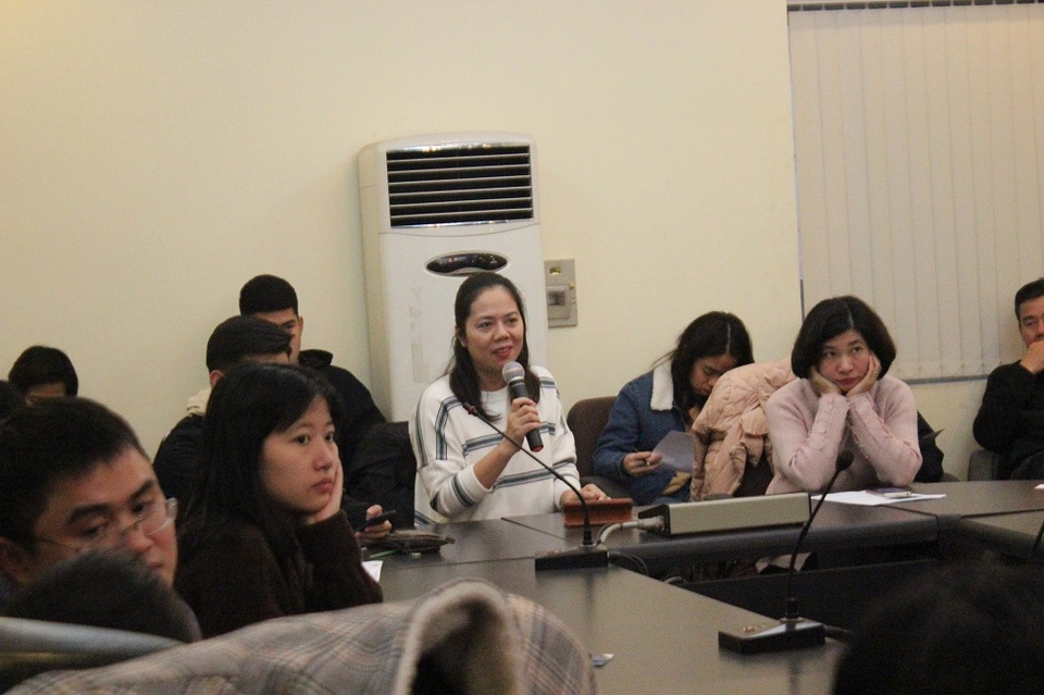 Thạc sĩ giáo dục ĐH Harvard: “Điểm số nhiều khi lại gây ra … góc chết” - 3 Phụ huynh đặt câu hỏi cho các diễn giả.