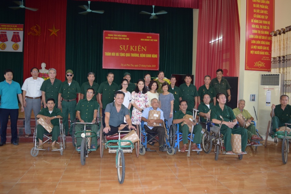 Nữ sinh trường Ams giành học bổng 6 tỷ đồng của ĐH Ivy League danh giá - 3 Minh Hà là người sáng lập dự án “Hub Bright Organization” hướng đến người dân bị ảnh hưởng bởi chất độc màu da cam.
