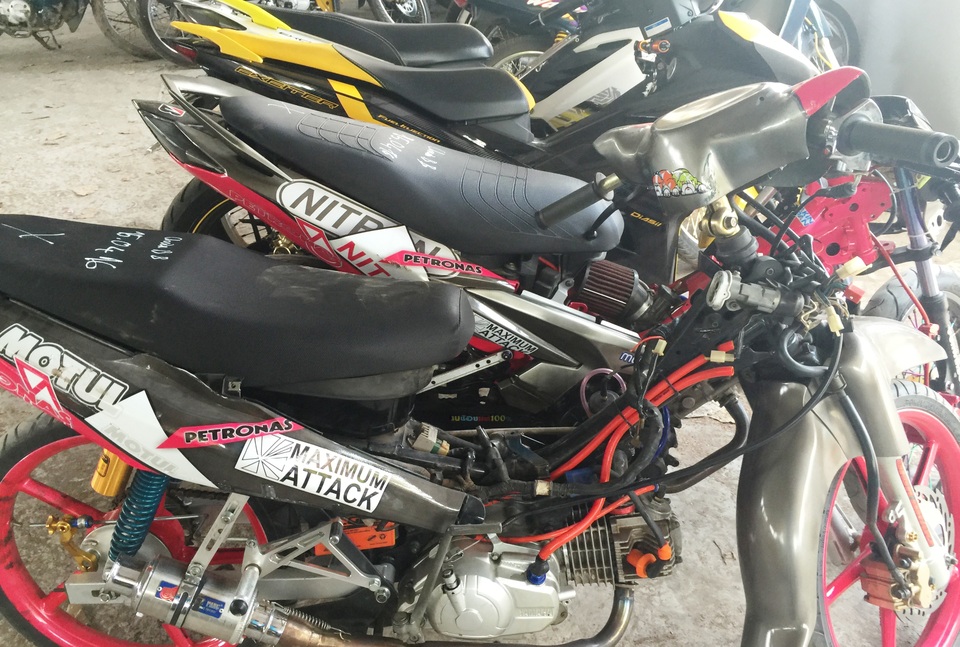 
Hàng chục chiếc xe máy của nhóm thanh niên tục tập đua xe, cổ vũ đua xe... tại KCNC trong thời gian qua bị CSGT Công an quận 9 bắt giữ.
