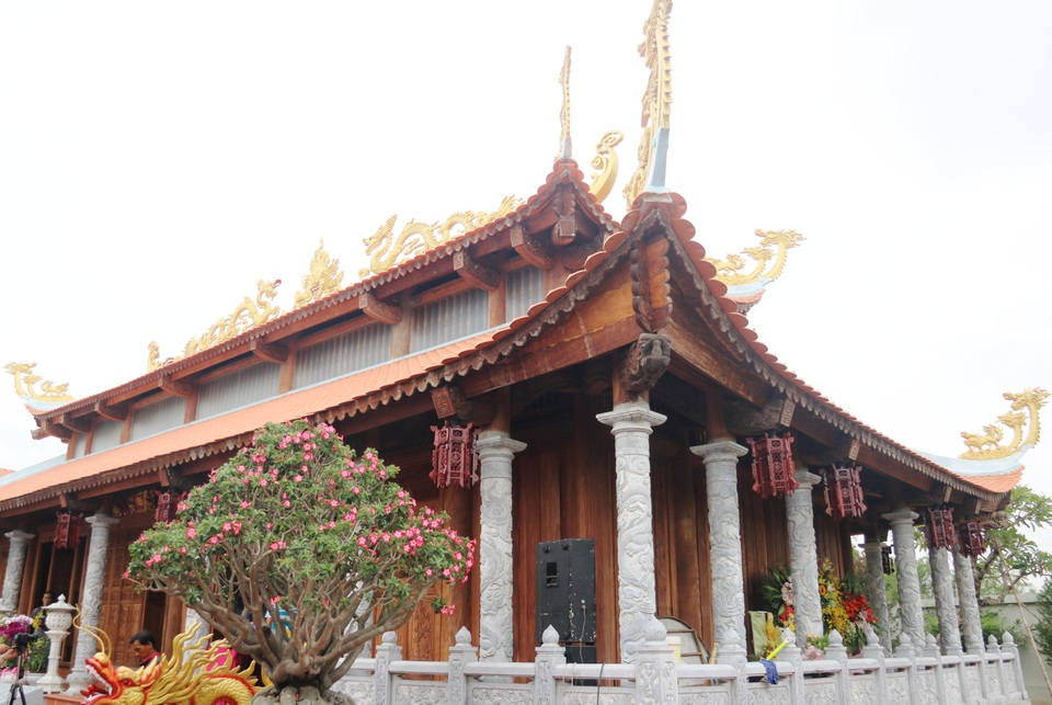 Cận cảnh Đền thờ chính trong khuôn viên Đền thờ Tổ, toạ lạc ở phường Long Phước, quận 9.