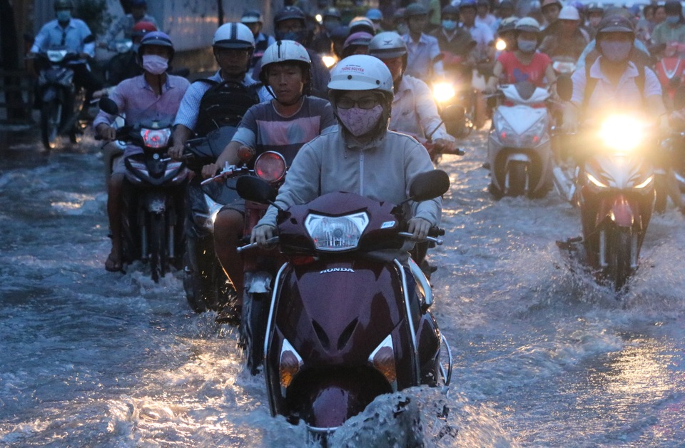 Đường Nguễn Hữu Cảnh (quận Bình Thạnh)...