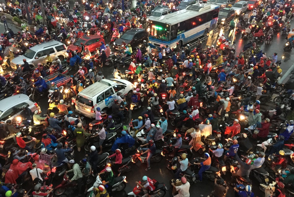 Kẹt xe khủng khiếp ở cửa ngõ Sài Gòn - 1