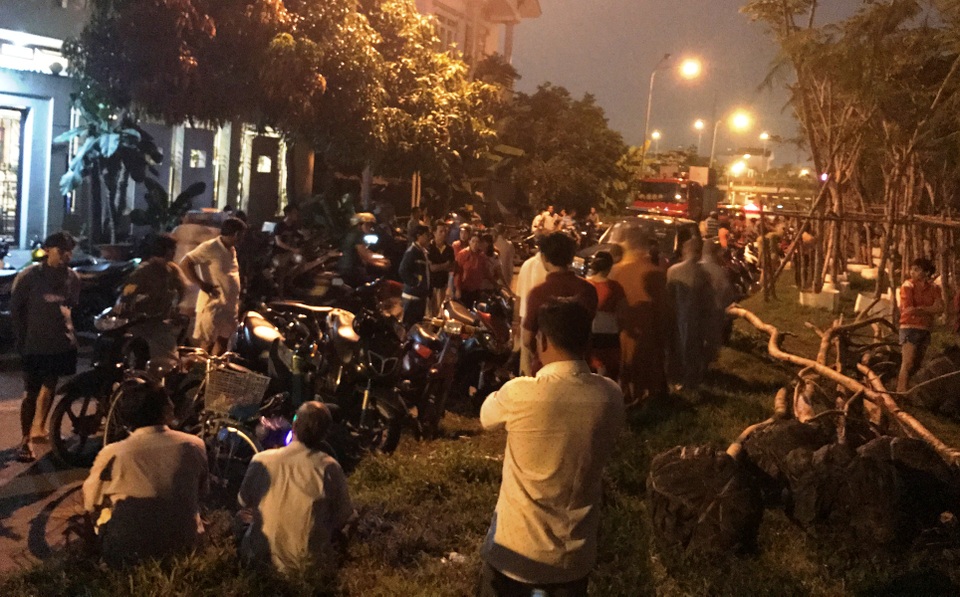 Nhiều phương tiện, trang thiết bị đã được Cảnh sát cứu nạn - cứu hộ đưa đến hiện trường để thực hiện công việc tìm kiếm các nạn nhân.