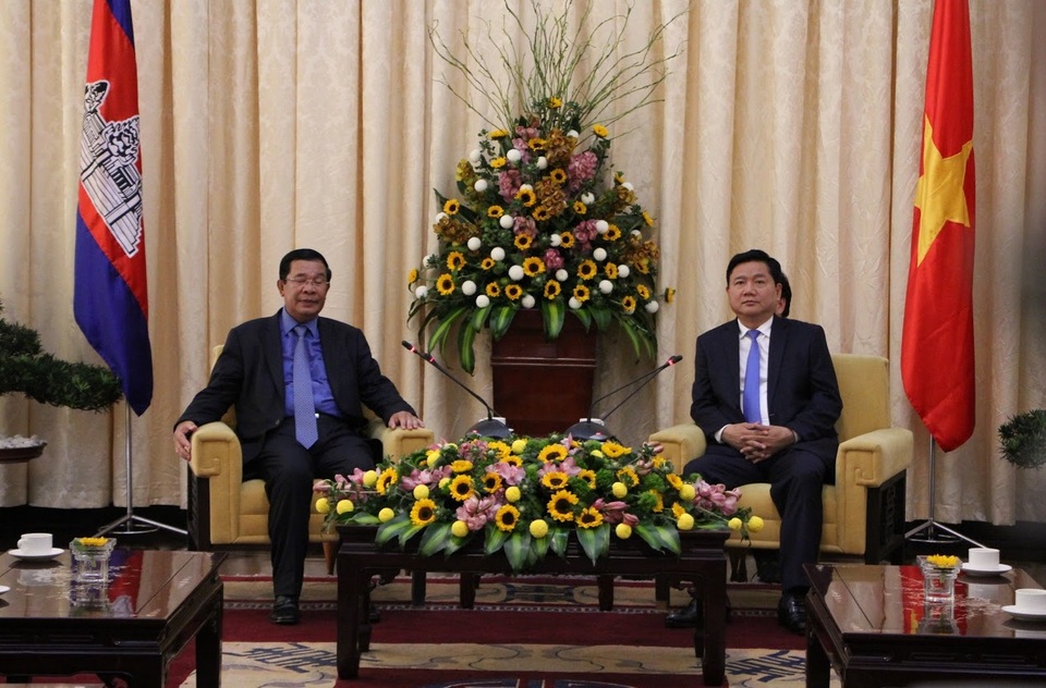 
Thủ tướng Campuchia Hun Sen khẳng định: “Chuyến thăm Việt Nam và TPHCM tăng cường tình đoàn kết hữu nghị giữa 2 nước”.
