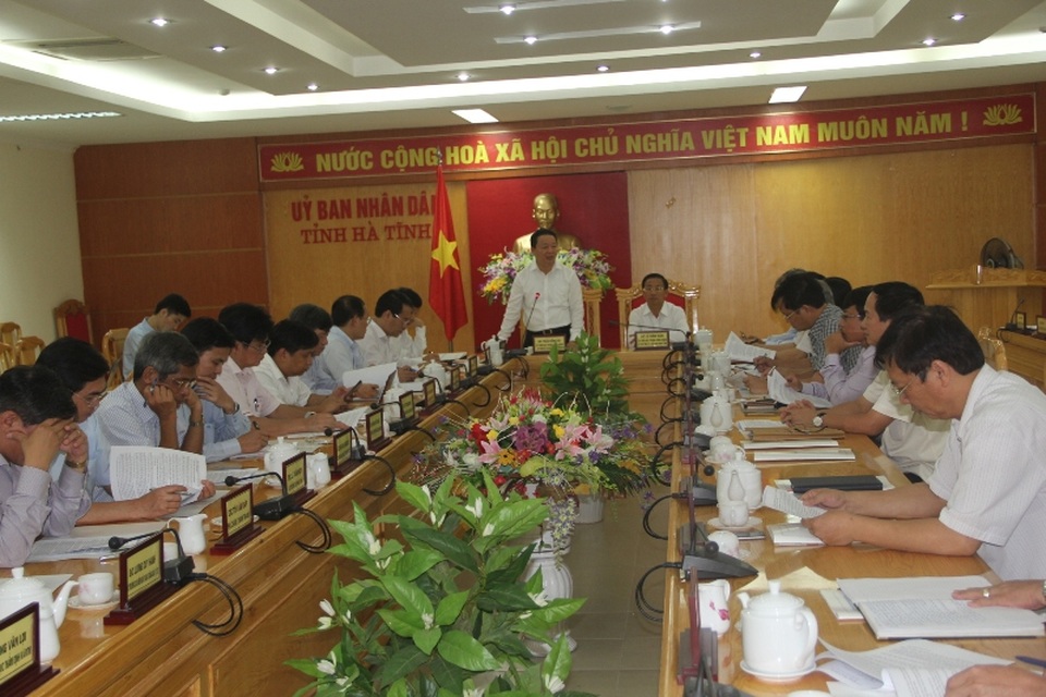 
Bộ trưởng TNMT Trần Hồng Hà tại buổi làm việc với lãnh đạo và đại diện các ban ngành của tỉnh Hà Tĩnh
