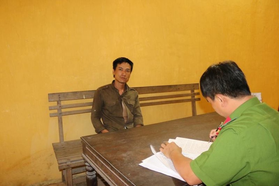 “Ngáo đá” cướp xe máy của công nhân làm đường - 1 Hoàng tại cơ quan điều tra