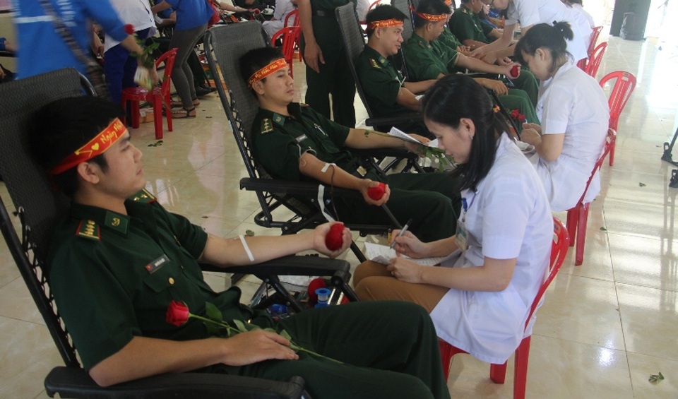 Hơn 600 đoàn viên thanh niên tham gia hiến máu nhân đạo - 2