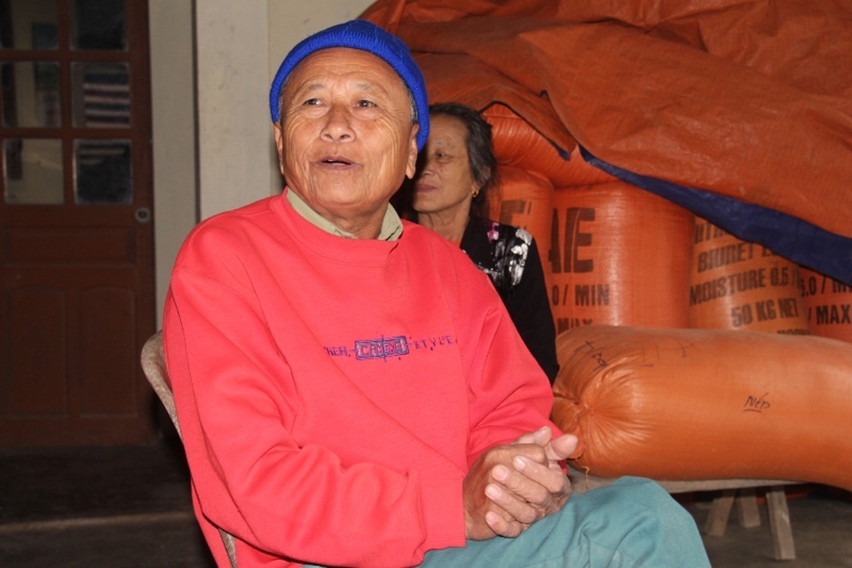 Ông Trương Viết Huệ, Chi hội trưởng Hội cựu chiến binh thôn Chi Lưu, mong rằng các cơ quan chức năng sớm phục hồi lại chế độ cho ông Đông, vì đó là người thật, việc thật