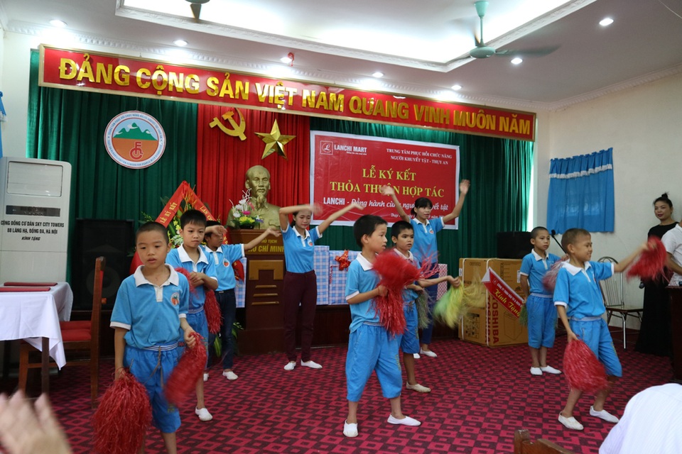 Tỏa sáng thương hiệu bằng hoạt động đồng hành cùng cộng đồng - 1 Tỏa sáng thương hiệu bằng hoạt động đồng hành cùng cộng đồng - 1