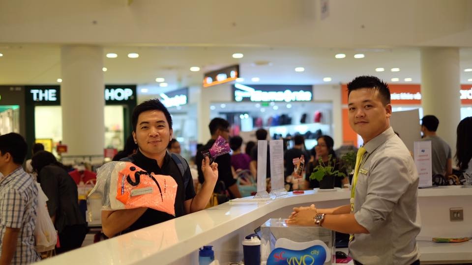3 điều làm “phái đẹp” thích mê Phiên chợ trời trang và phụ kiện tại SC VivoCity - 5 Khách hàng nhận quà tặng liền tay khi mua sắm với hóa đơn 300.000 đồng. Nguồn: Facebook Nguyễn Ngọc Thạch.