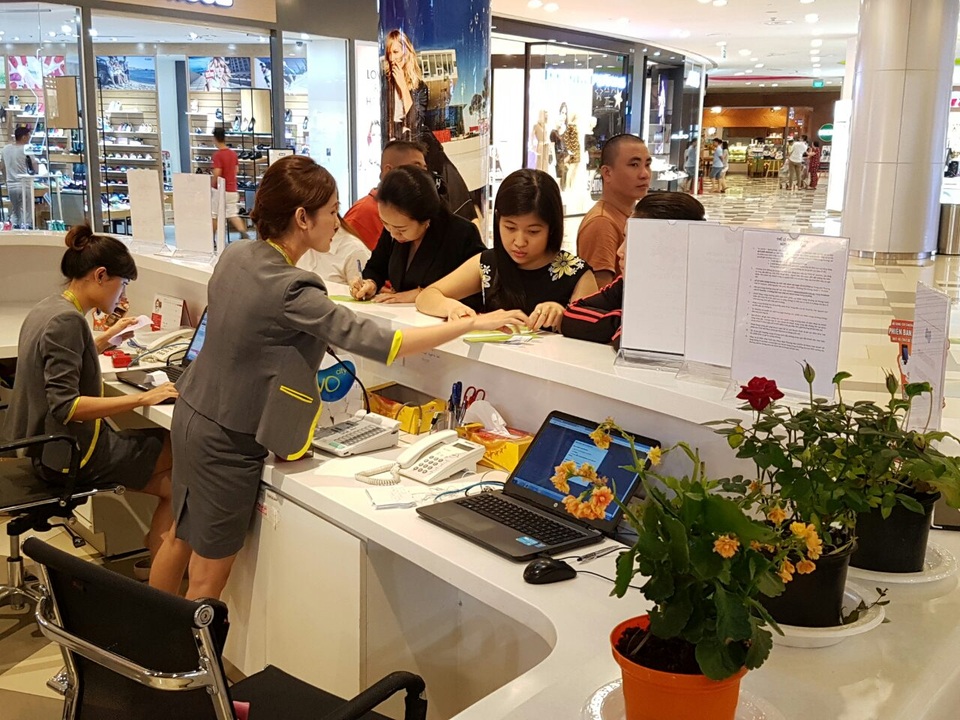 3 điều làm “phái đẹp” thích mê Phiên chợ trời trang và phụ kiện tại SC VivoCity - 6 Khách hàng đổi hóa đơn để tham gia rút thăm trúng thưởng.