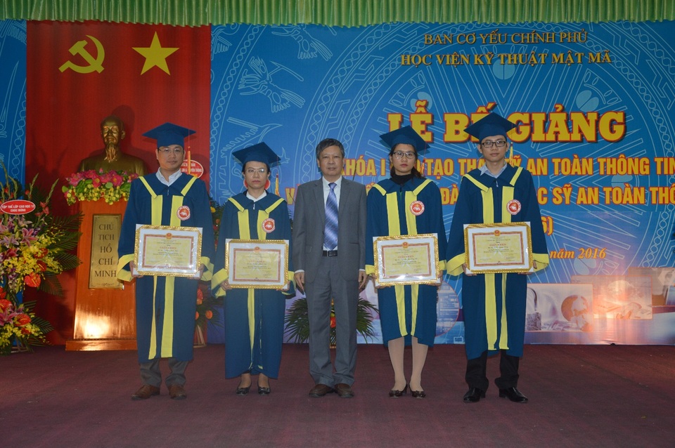 Học viện Kỹ thuật Mật mã tuyển sinh Thạc sĩ An toàn thông tin - 1 Lễ bế giảng và trao bằng tốt nghiệp cho các tân Thạc sĩ khóa 01 chuyên ngành An toàn thông tin (2014-2016)