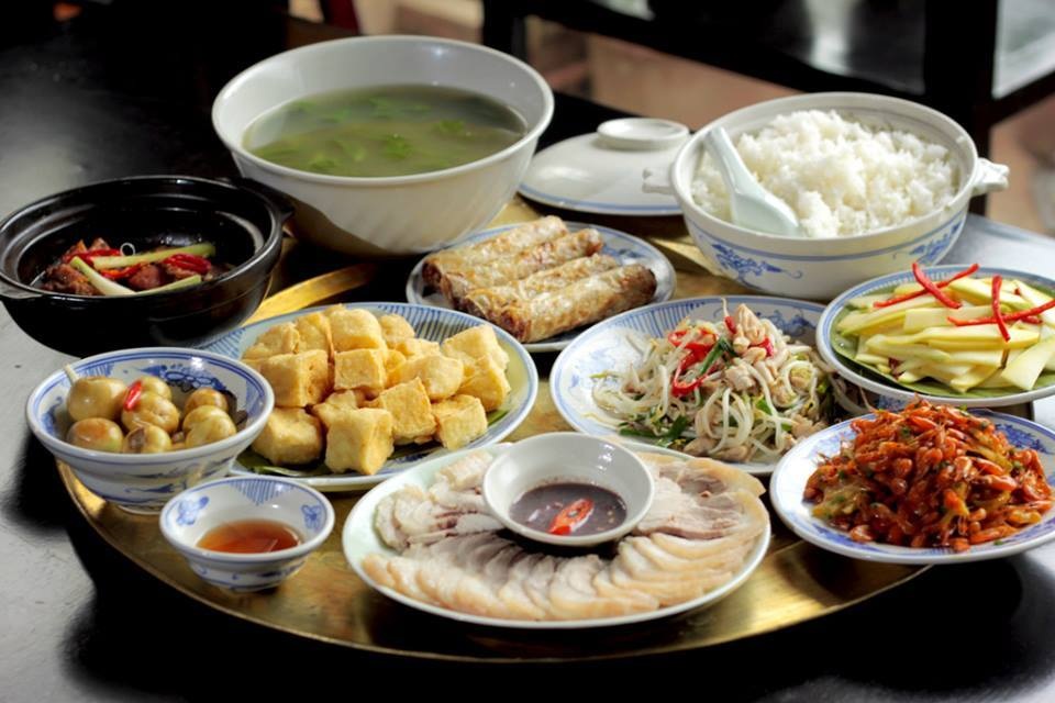 Khi các chuyên gia lên tiếng: Bạn đã biết nhiều về nước mắm? - 1 Có nước mắm, bữa cơm gia đình thêm đậm đà và tròn vị