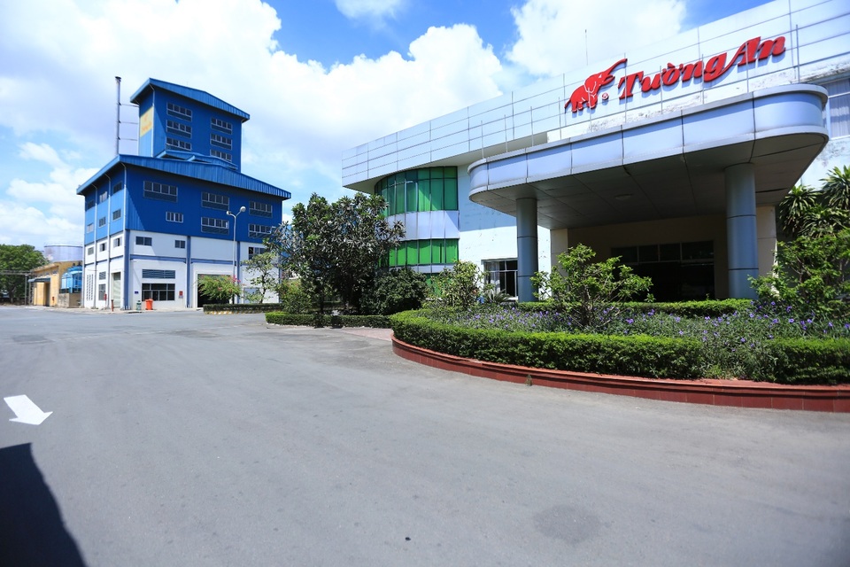 Câu chuyện đằng sau hình ảnh Chú Voi đỏ và hành trình trở thành thương hiệu quốc dân - 3 Nhà máy dầu Phú Mỹ tại Khu công nghiệp Phú Mỹ I, Bà Rịa Vũng Tàu với tổng giá trị đầu tư hơn 330 tỷ đồng