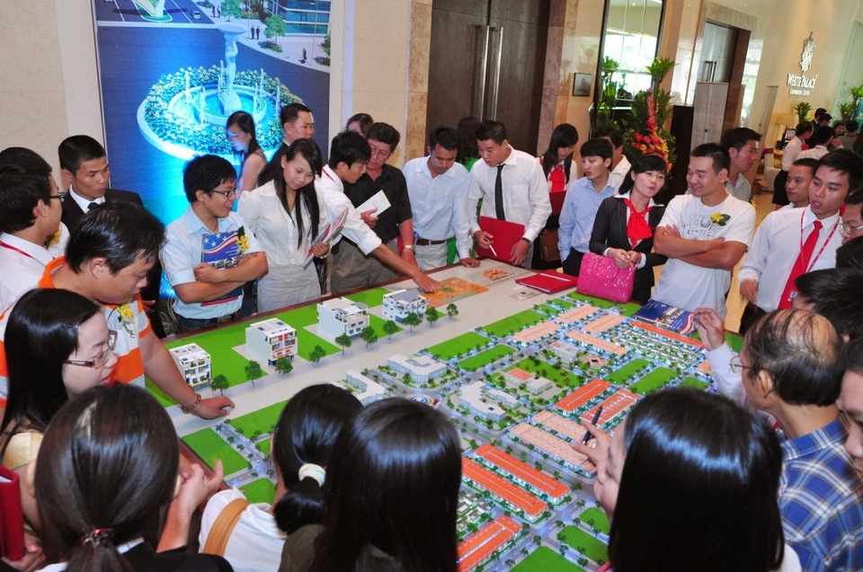Cò nhà, môi giới địa ốc hết thời làm giá dự án - 1 Các môi giới bất chính có nhiều chiêu bài tăng giá, làm thị trường, gây thiệt hại cho người mua nhà đất