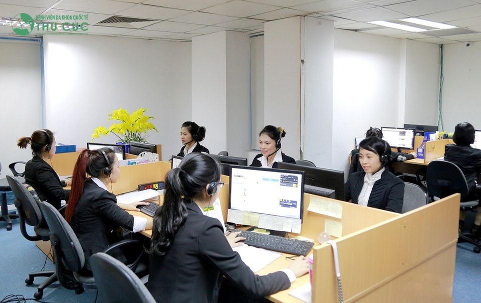 Hà Nội có tổng đài tư vấn miễn phí về sốt xuất huyết - 1 Đội ngũ chuyên viên y tế trực tổng đài làm việc không ngừng nghỉ để giải đáp thắc mắc của người dân về sốt xuất huyết