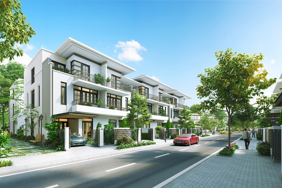 Các ngôi nhà thường được bố trí nhiều cửa. Phần lớn là những ô cửa sổ cao, mở rộng để tăng sự thông thoáng, chiếu sáng tự nhiên.