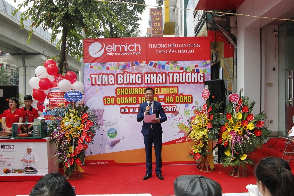Tưng bừng khai trương Showroom Elmich thứ 9 tại Hà Đông, Hà Nội - 2 Ông Hoàng Khắc Lực – Giám đốc Kinh doanh toàn quốc của tập đoàn Elmich Châu Âu chia sẻ tại Lễ khai trương Showroom Elmich Hà Đông