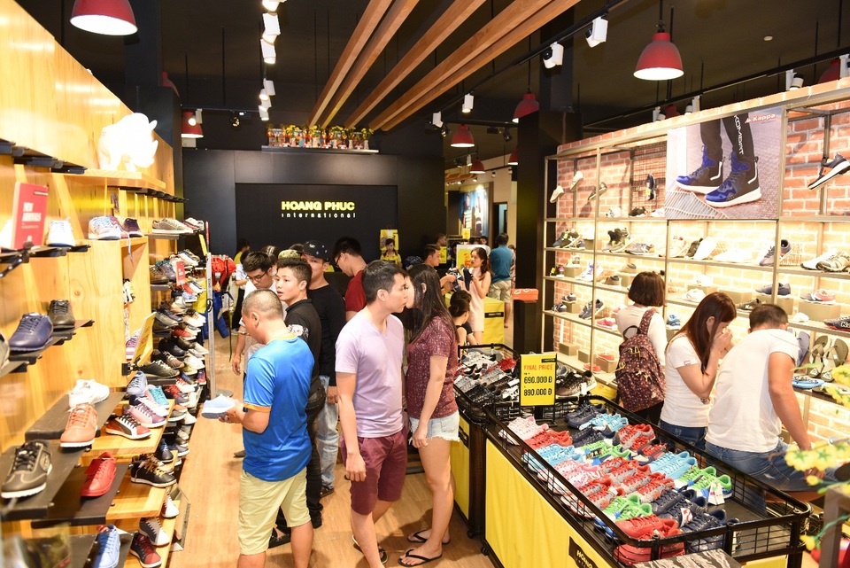 Black Friday của Hoàng Phúc rầm rộ với ưu đãi khủng nhất trong năm - 2 Với ưu đãi này, giới mộ điệu có thể sắm ngay đồ hiệu vừa mới ra mắt trong BST Thu Đông mới nhất chỉ với nửa giá