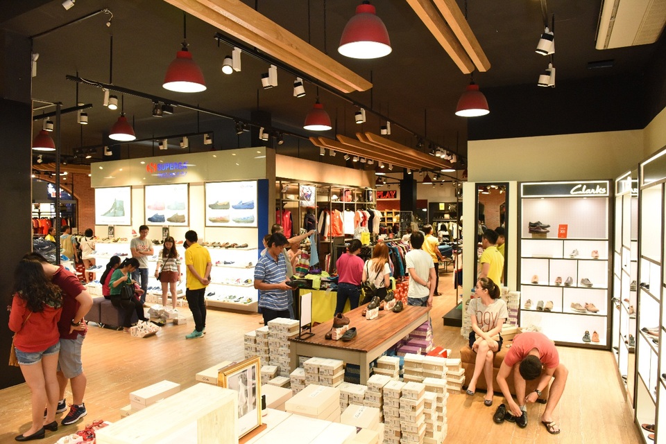 Black Friday của Hoàng Phúc rầm rộ với ưu đãi khủng nhất trong năm - 3 Với các sản phẩm đã được sale 30%, 50% hay thậm chí 70% vẫn được Hoàng Phúc áp dụng chính sách giảm thêm 50% nữa trên giá đã sale trước đó.