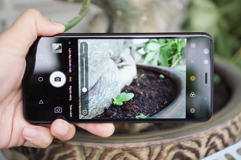 Khám phá smartphone duy nhất vừa selfie góc rộng vừa chụp hình xóa phông - 8 Khám phá smartphone duy nhất vừa selfie góc rộng vừa chụp hình xóa phông - 8