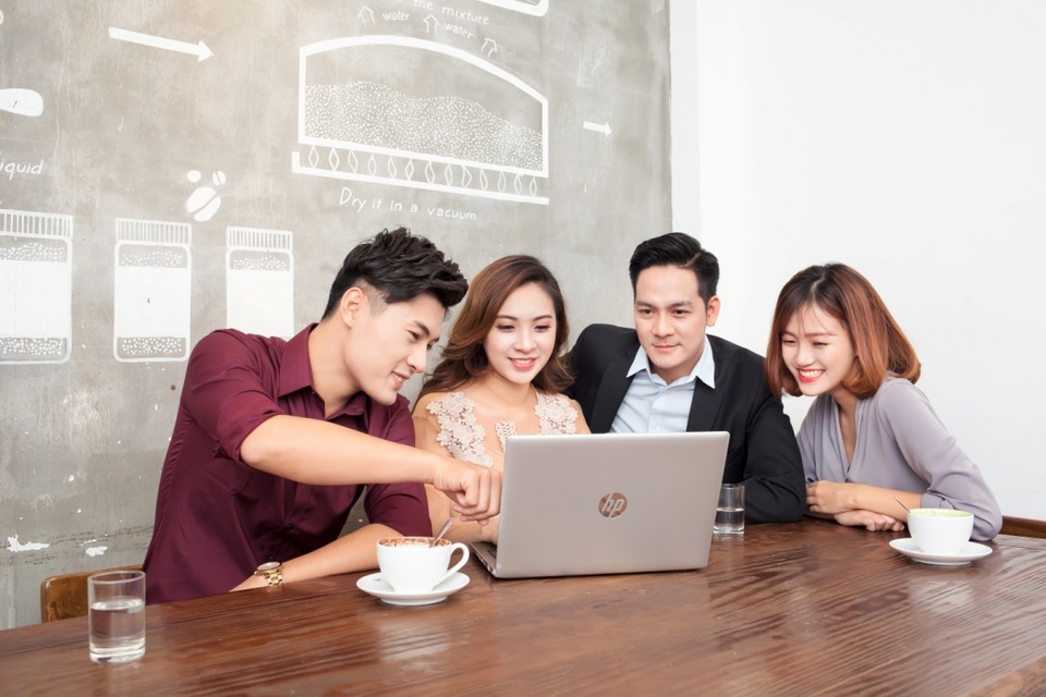 HP Probook 430 G5: Laptop trang bị chip Intel thế hệ thứ 8 mới nhất - 2 Probook 430 G5 đảm bảo độ bền theo tiêu chuẩn quân đội Mỹ (MIL-STD -810G)