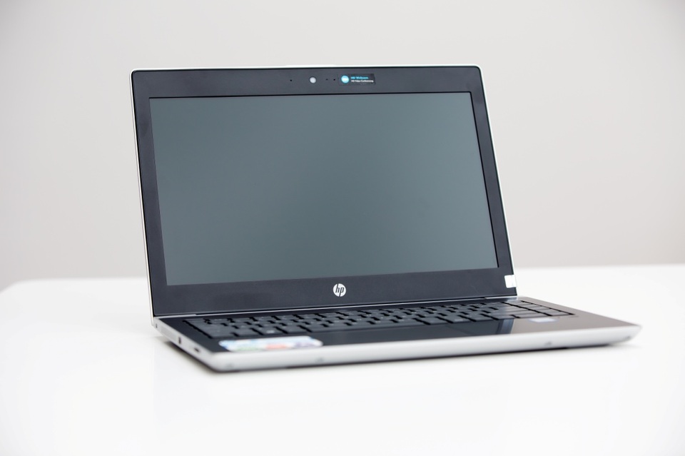 HP Probook 430 G5: Laptop trang bị chip Intel thế hệ thứ 8 mới nhất - 5 HP ProBook 430 G5 có chiếu nghỉ tay được thiết kế tông xuyệt tông với màu của phần khung viền màn hình