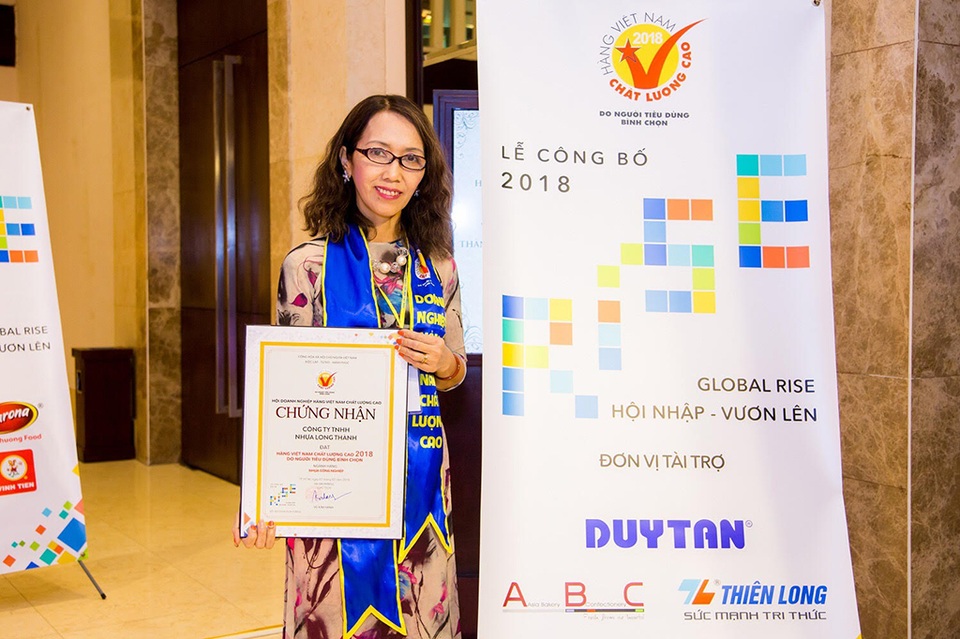 Công ty Nhựa Long Thành đạt danh hiệu Hàng Việt Nam chất lượng cao 2018 - 2 Công ty Nhựa Long Thành đạt danh hiệu Hàng Việt Nam chất lượng cao 2018 - 2