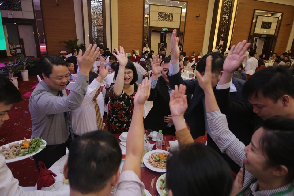 Hội nghị khách hàng Nagakawa 2018 – Hành trình kết nối “Sẻ chia là gắn kết” - 3 Hình ảnh khách hàng đồng thanh hô to thông điệp “Sẻ chia là gắn kết”