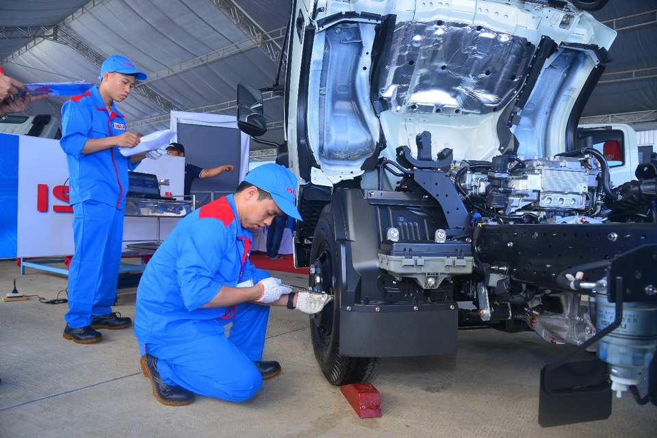Isuzu Việt Nam tiếp tục phát triển toàn diện về hậu mãi - 3 Isuzu Việt Nam tiếp tục phát triển toàn diện về hậu mãi - 3
