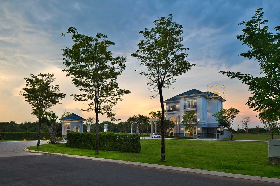 Kiến trúc tân cổ điển – vẻ đẹp thách thức thời gian - 2 Nhà mẫu Sol Villas nhận được nhiều phản hồi tích cực từ khách hàng đến tham quan