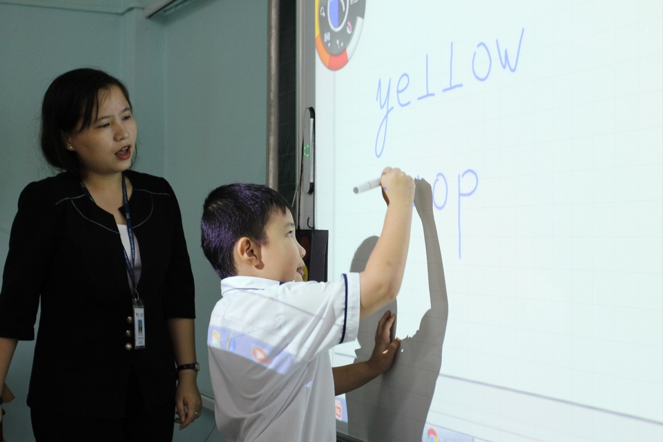 Sai lầm của cha mẹ: Không cho con học theo cách của mình - 4
Cá nhân hóa cách học của mỗi học sinh trong một lớp lớn là bài toán phức tạp.