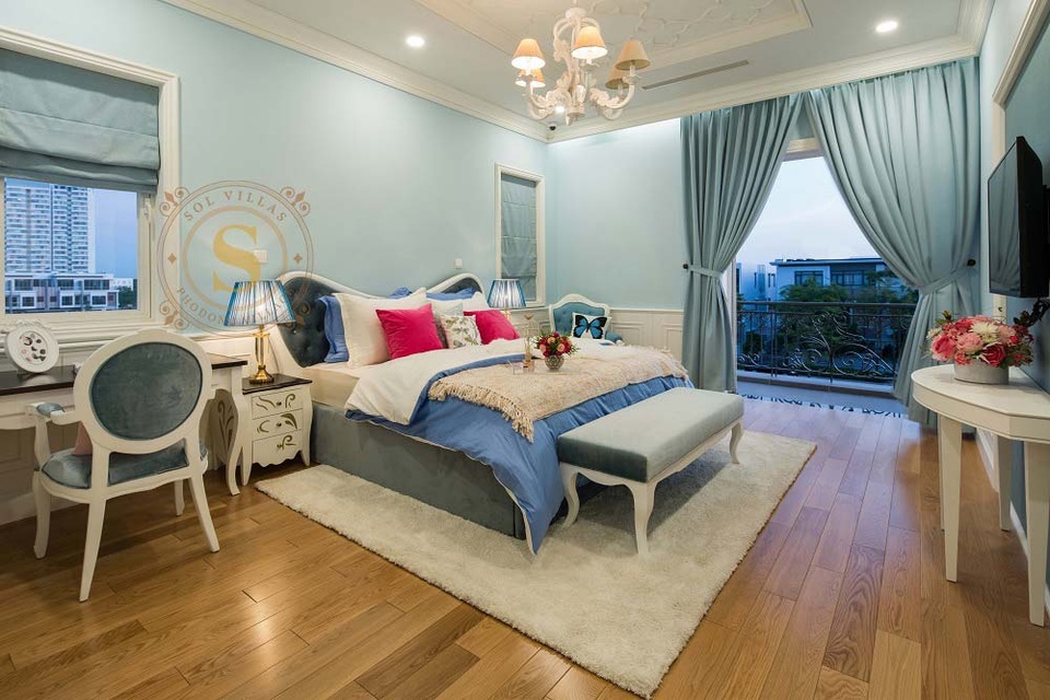 Không gian sống “triệu đô”: Giá trị bảo chứng “chuẩn” thượng lưu - 2
Được chăm chút tỉ mỉ từng chi tiết, Sol Villas mở ra không gian sống hoàn hảo cho những chủ nhân danh giá.