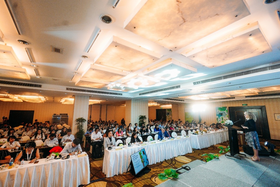 Chuyên gia sức khỏe đưa kiến thức khoa học mới nhất từ Úc đến Việt Nam - 3 Vấn đề “Sử dụng thực phẩm bổ sung dựa trên bằng chứng khoa học” nhận được sự quan tâm của hơn 300 dược sĩ, chuyên gia sức khỏe tại Việt Nam.